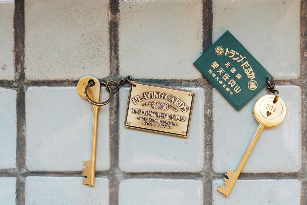 スタンダードツイン ラウンジ利用込 (安藤忠雄氏デザイン) 禁煙 客室8 | 丸福樓