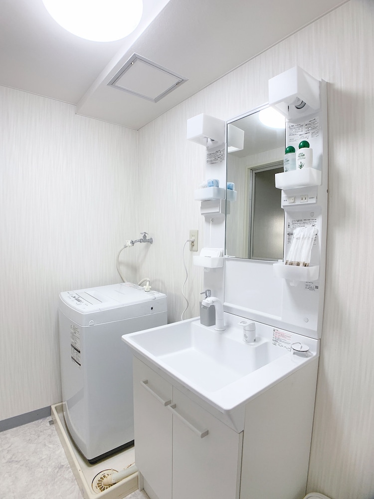 ファミリー ルーム 禁煙 (102) バスルーム0 | おうちホテル銀山町 with わんこ