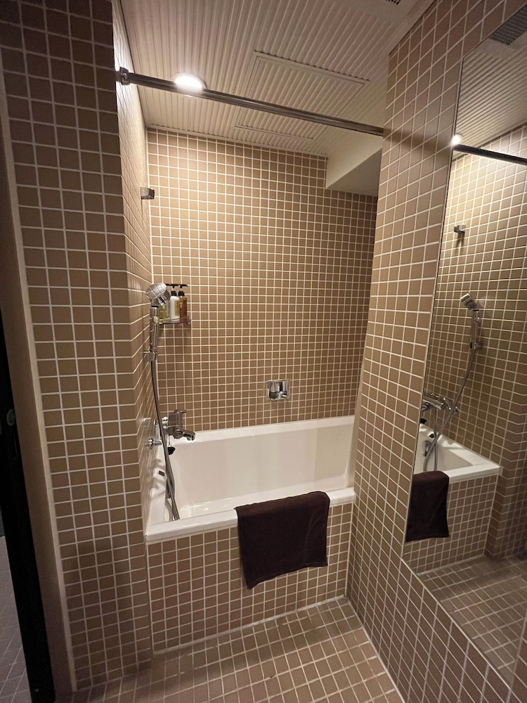 スタンダード ツインルーム バスルーム1 | サットンプレイスホテル上野