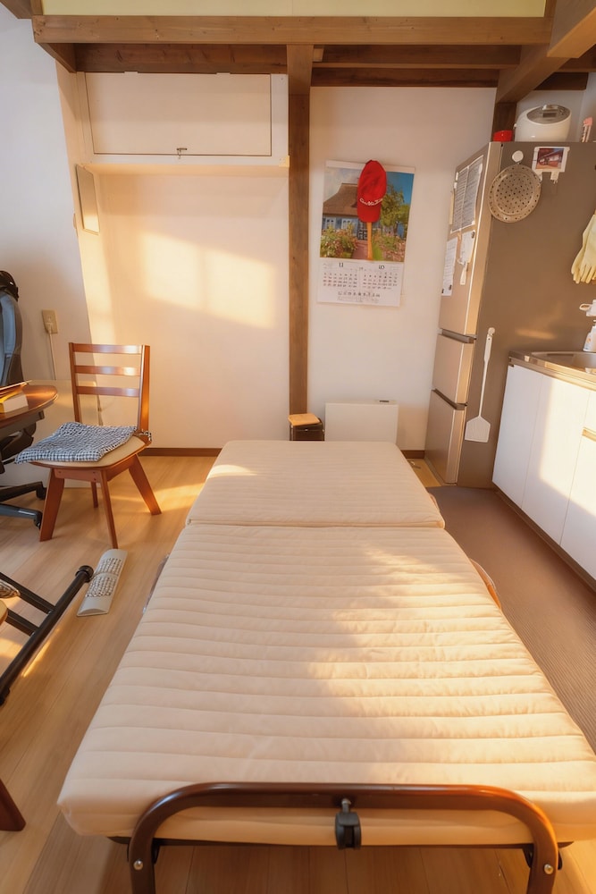 ファミリー ハウス 1 ベッドルーム リビング エリア2 | 一宿一景一生縁・市原 - キャンプサイト