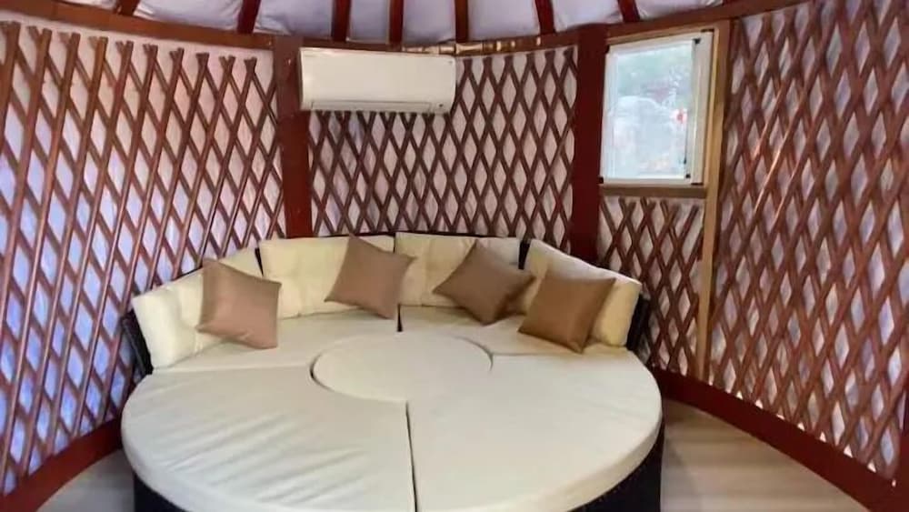 テント2号 リビング エリア0 | 一宿一景一生縁・市原 - キャンプサイト