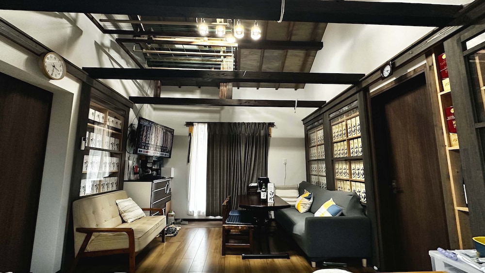 デラックス ハウス リビング エリア0 | 一宿一景一生縁・市原 - キャンプサイト