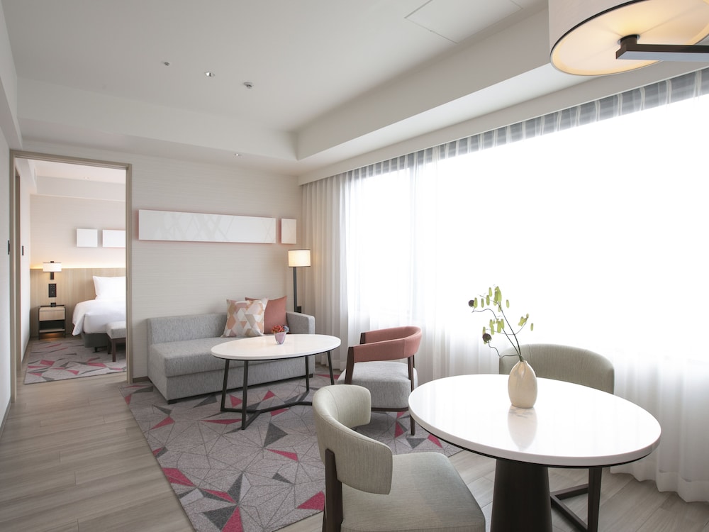 スイート キングベッド 1 台 浴槽 リビング エリア0 | ハイアット プレイス 京都