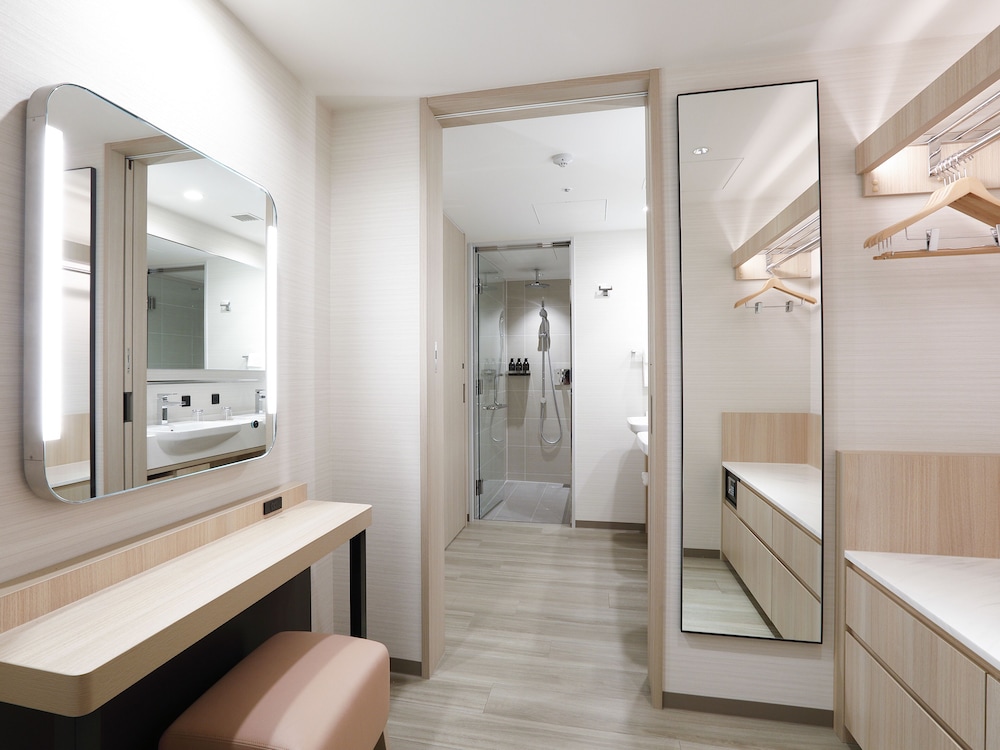 スイート キングベッド 1 台 浴槽 ワードローブ0 | ハイアット プレイス 京都