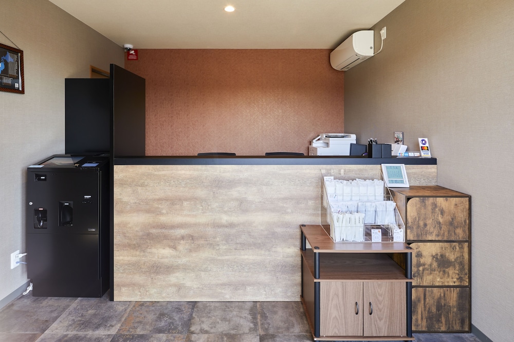 フロント1 | HOTEL R9 The Yard 東近江