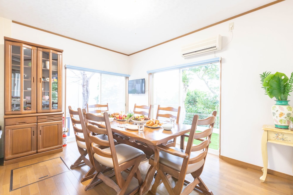 ベーシック ハウス ダイニングルーム0 | SHIRAHAMA HOT&DOG