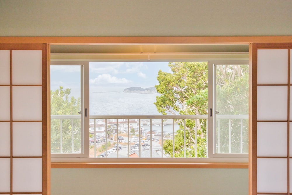 ベーシック ハウス 客室1 | SHIRAHAMA HOT&DOG