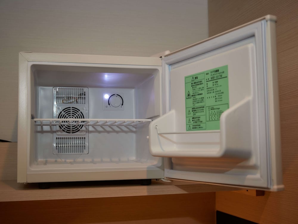 キャビン A (2名専用・男女共同フロア・共同シャワートイレ) 客室2 | CABIN&HOTEL CONSTANT NAHA