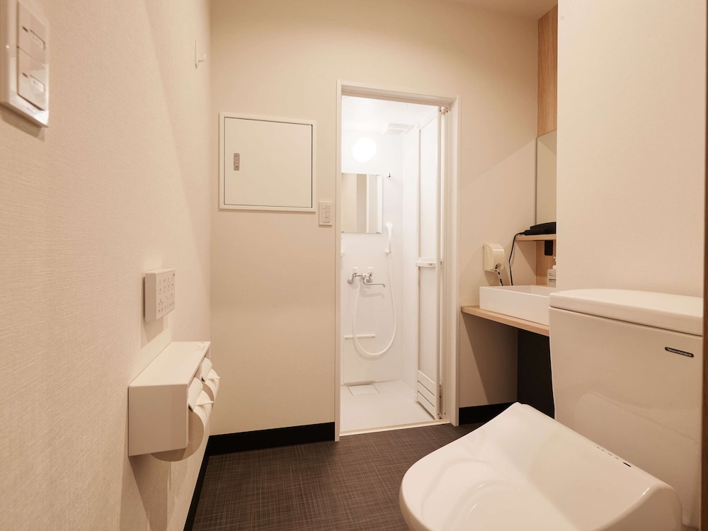 エコノミー ツインルーム 客室1 | CABIN&HOTEL CONSTANT NAHA