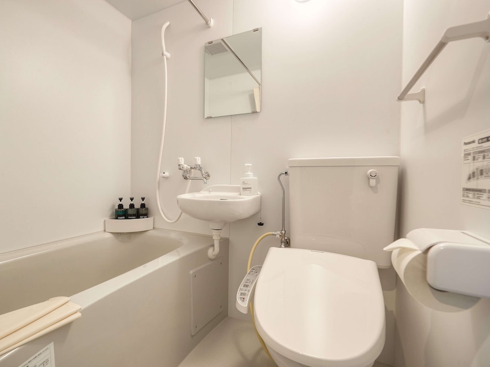 スタンダード トリプルルーム バスルーム0 | CABIN&HOTEL CONSTANT NAHA