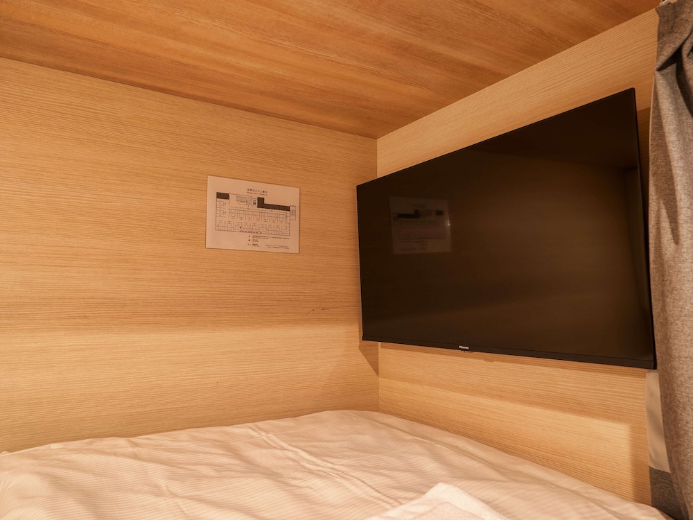 キャビン A (2名専用・男女共同フロア・共同シャワートイレ) 客室3 | CABIN&HOTEL CONSTANT NAHA