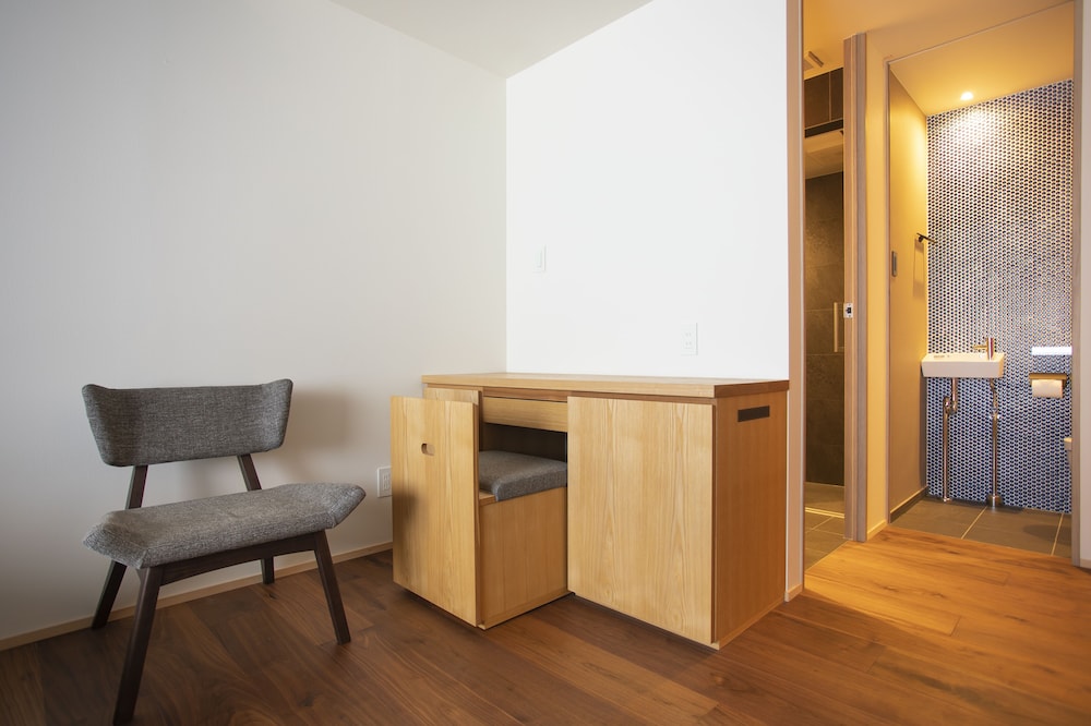 ツインルーム シャワー付き (禁煙) リビング エリア0 | ホテルレガスタ京都東山三条