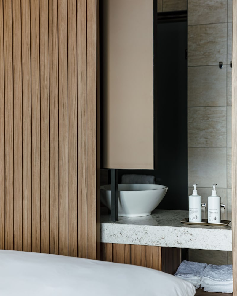 デラックス ルーム 客室2 | コートヤード・バイ・マリオット名古屋