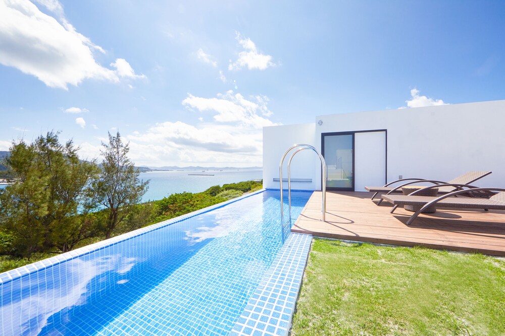 屋上プール1 | E-horizon Resort Premium 瀬底B