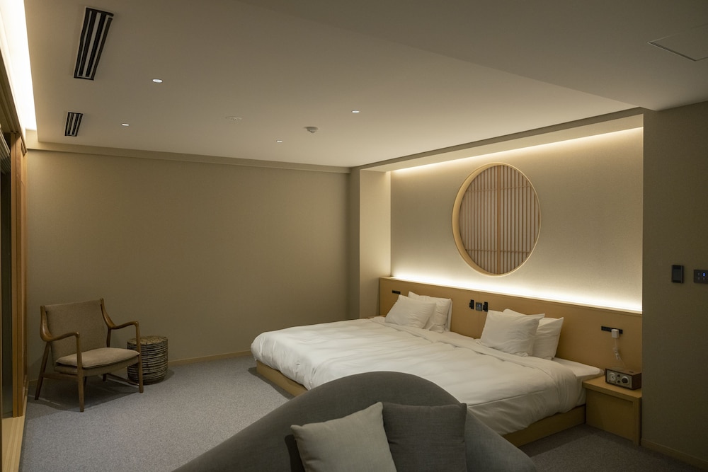 エグゼクティブスイートツイン 禁煙 客室12 | moksa Rebirth Hotel