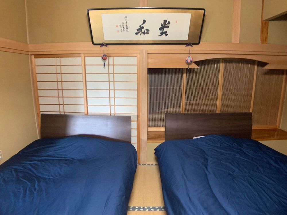 スーペリア ルーム ベッド (複数台) 客室4 | 伊那谷別邸