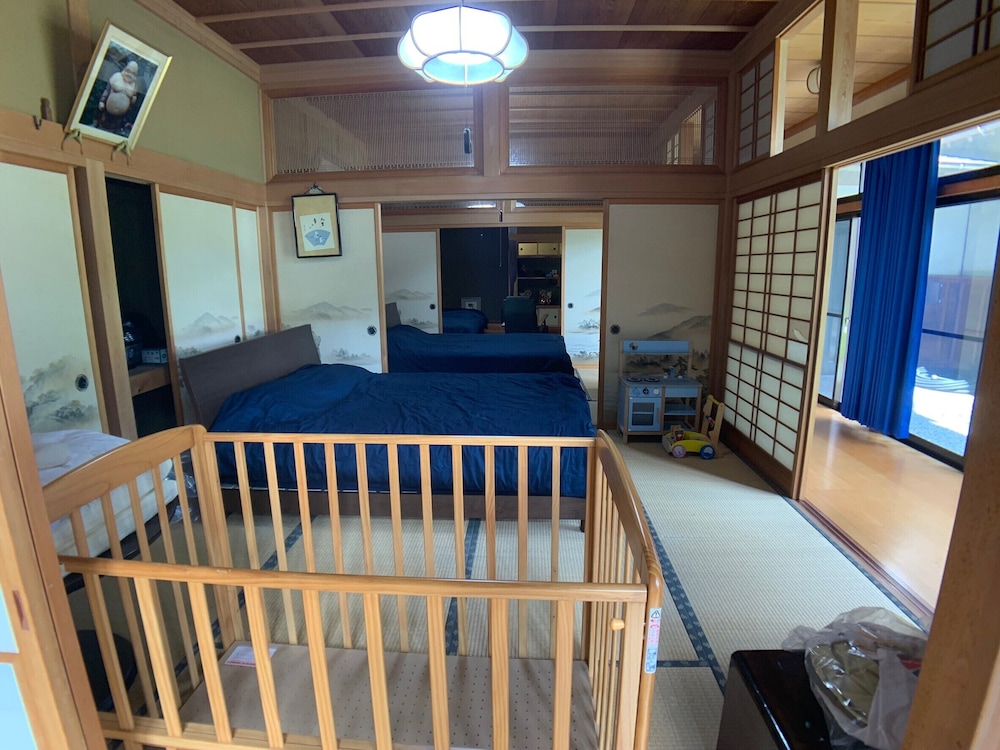 スーペリア ルーム ベッド (複数台) | 伊那谷別邸