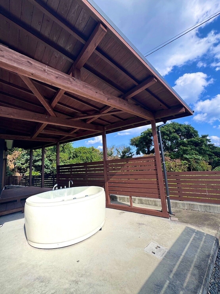 ファミリー ヴィラ バスルーム3 | AZ ホテル Inn 奄美万屋