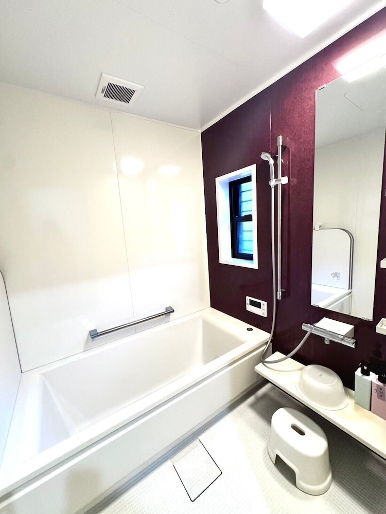 ファミリー ヴィラ バスルーム0 | AZ ホテル Inn 奄美万屋