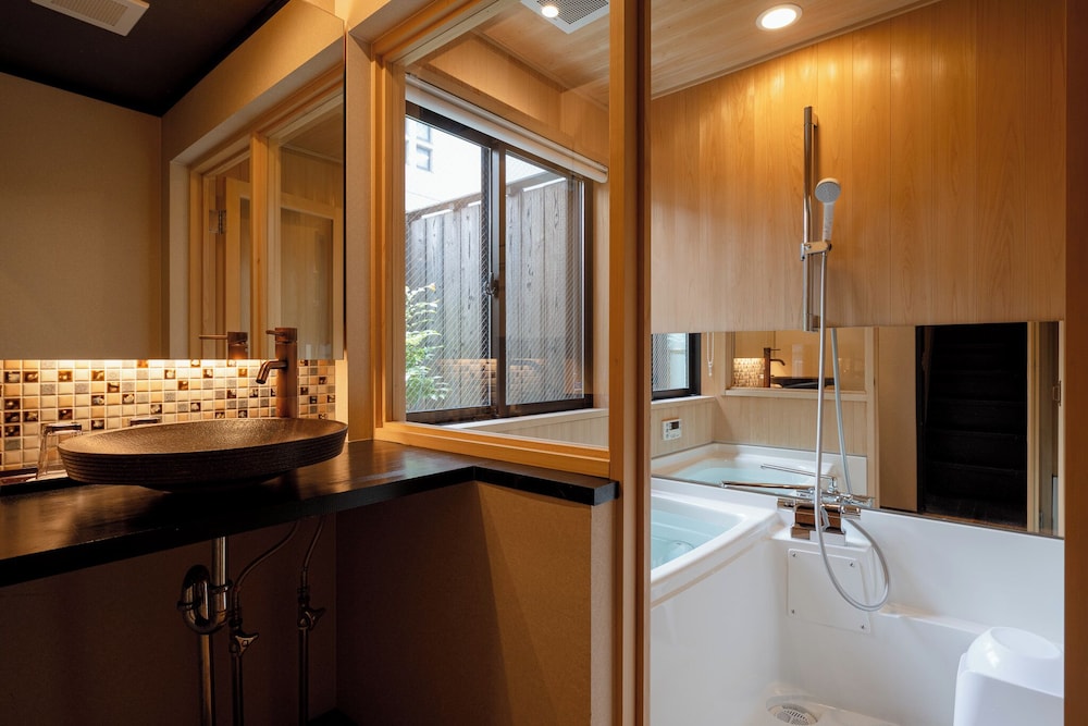 クラシック タウンホーム バスルーム2 | 鈴 京都八坂南