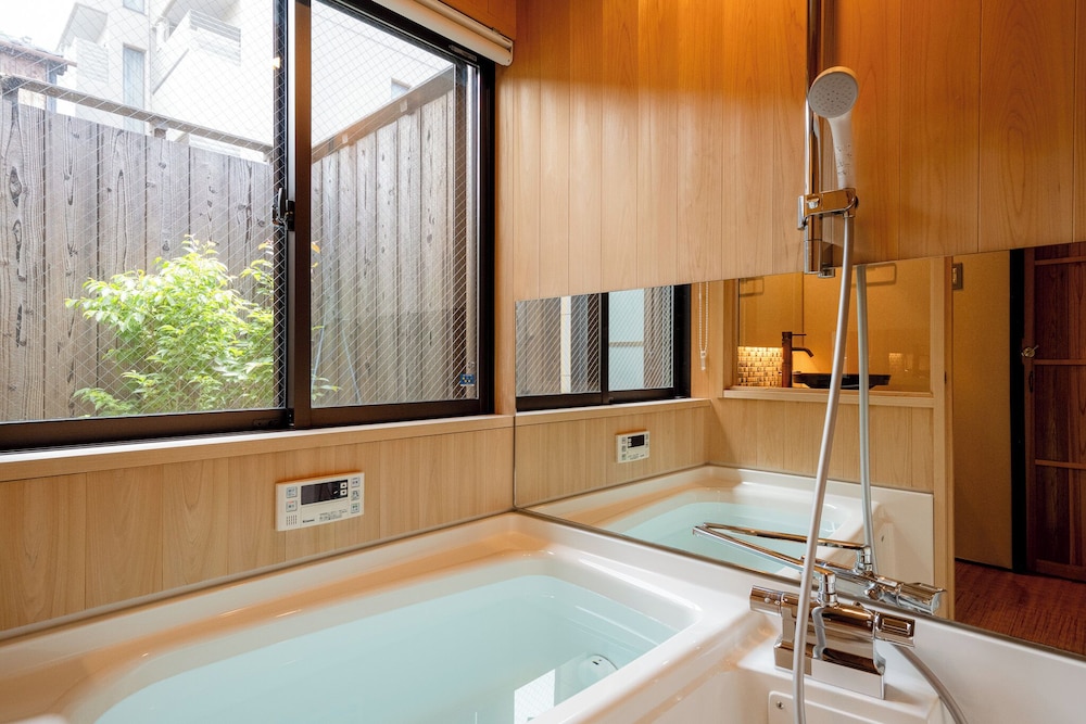 クラシック タウンホーム バスルーム3 | 鈴 京都八坂南