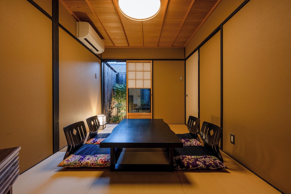 クラシック タウンホーム 客室16 | 鈴 京都八坂南