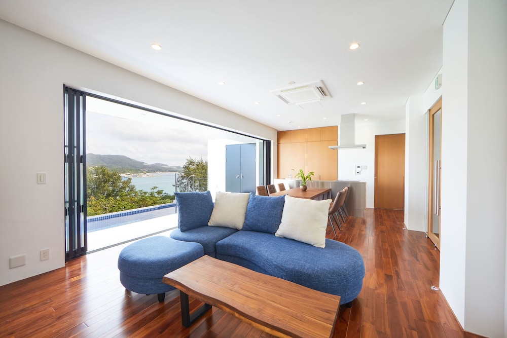 エリート ヴィラ 2 ベッドルーム 禁煙 (現在別建物建築中、景観は写真と異なります) リビング エリア0 | E-horizon Resort Premium 瀬底D