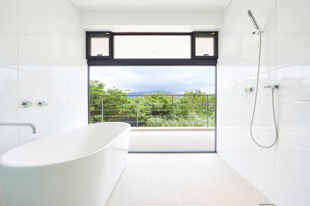 エリート ヴィラ 2 ベッドルーム 禁煙 (現在別建物建築中、景観は写真と異なります) バスルーム0 | E-horizon Resort Premium 瀬底D