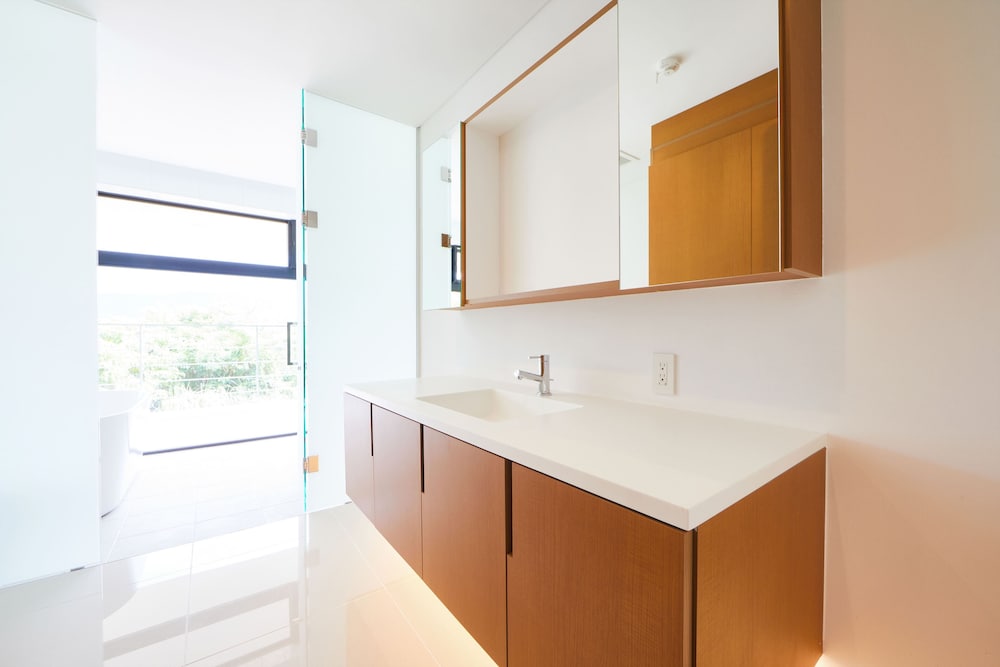 エリート ヴィラ 2 ベッドルーム 禁煙 (現在別建物建築中、景観は写真と異なります) バスルーム5 | E-horizon Resort Premium 瀬底D