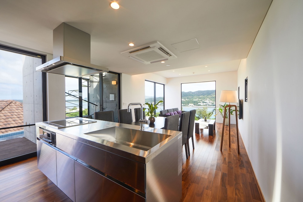 エリート ヴィラ 禁煙 専用キッチン0 | E-horizon Resort Premium 瀬底E
