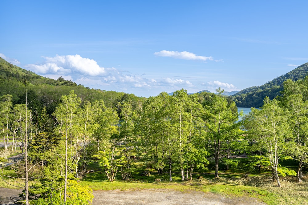 トリプルルーム 部屋からの景観1 | 亀の井ホテル 奥日光湯元