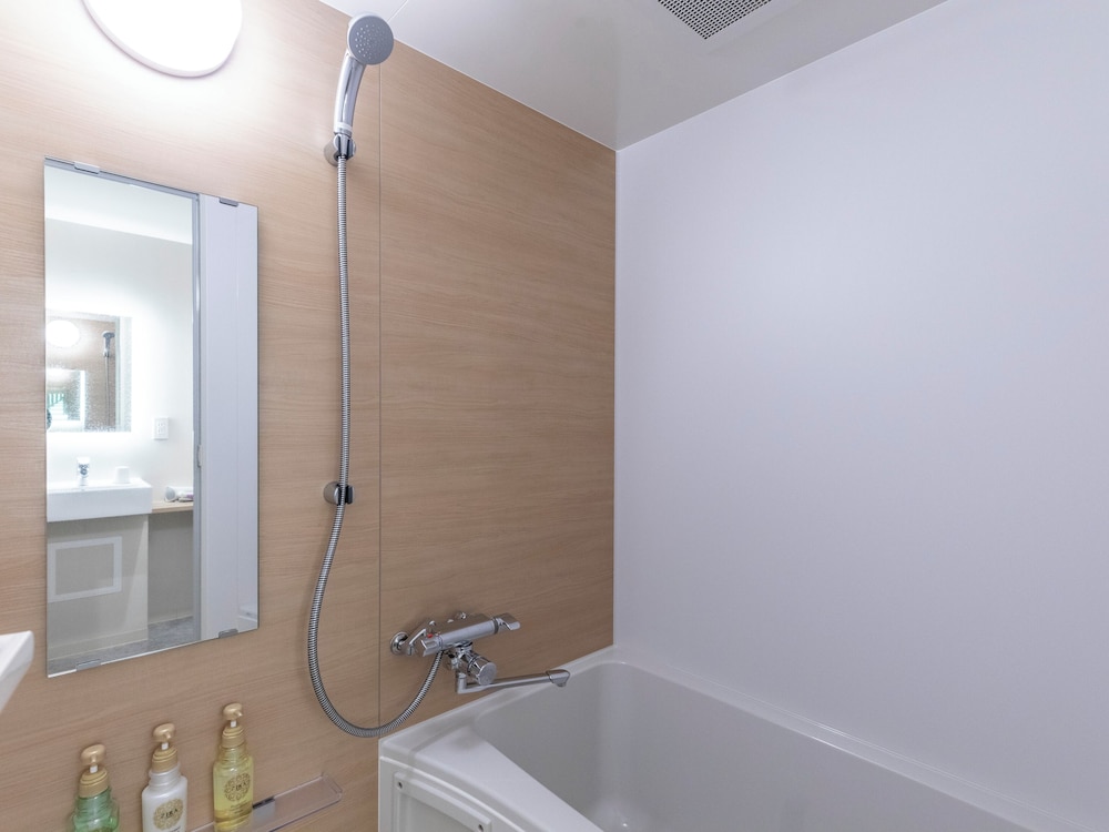 デラックス ダブルルーム 禁煙 バスルーム1 | トラストホテル