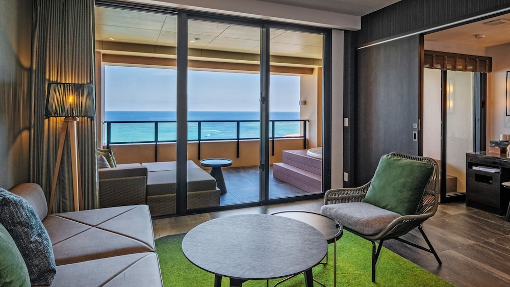 オーシャンテラスデラックスルーム(2名定員) 客室5 | AQUASENSE Hotel & Resort