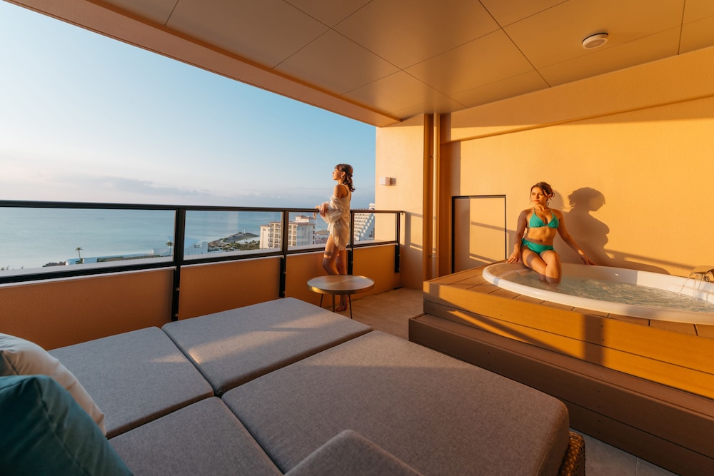 オーシャンテラスデラックスルーム(2名定員) バルコニーからの眺望2 | AQUASENSE Hotel & Resort