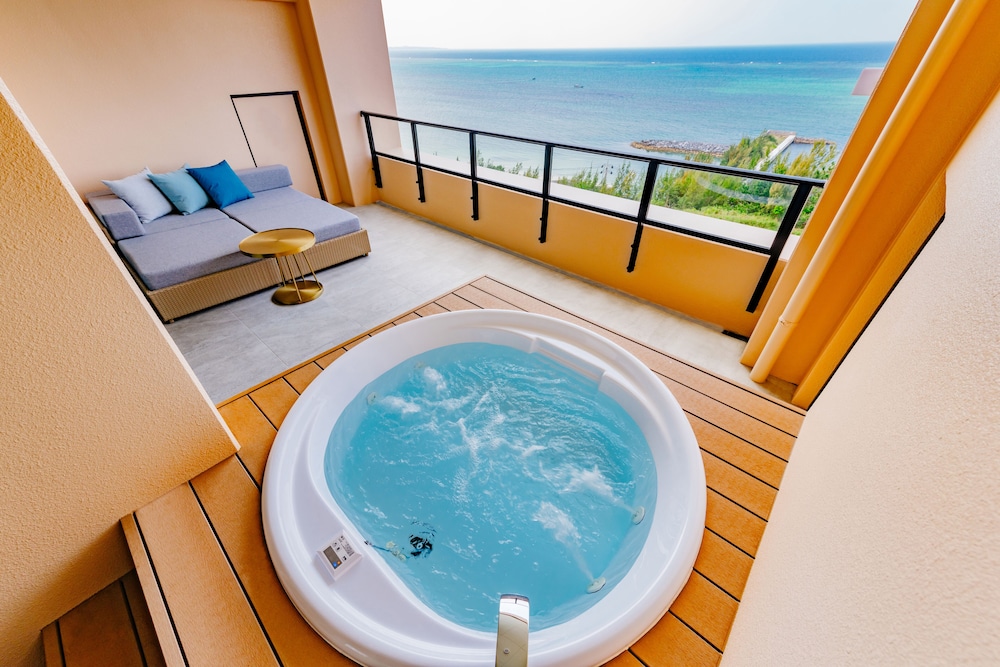 オーシャンテラスデラックスルーム(2名定員) バルコニーからの眺望1 | AQUASENSE Hotel & Resort