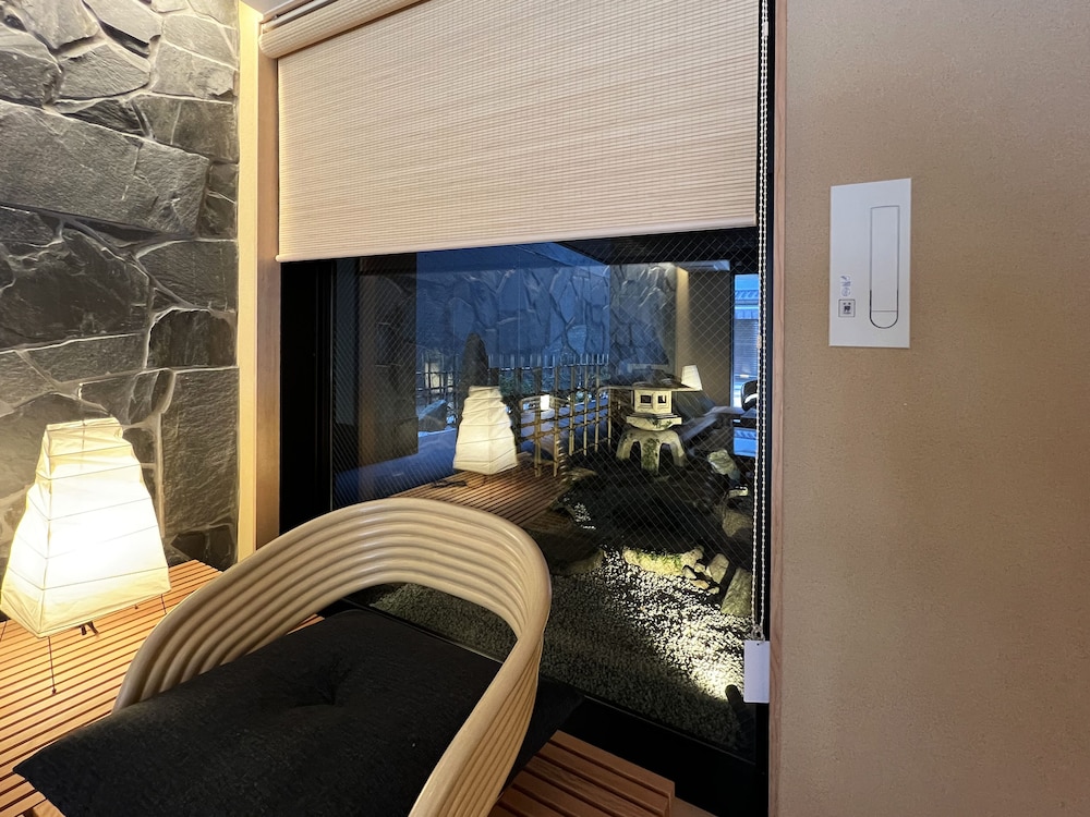 フロント1 | Rinn 祇園白川