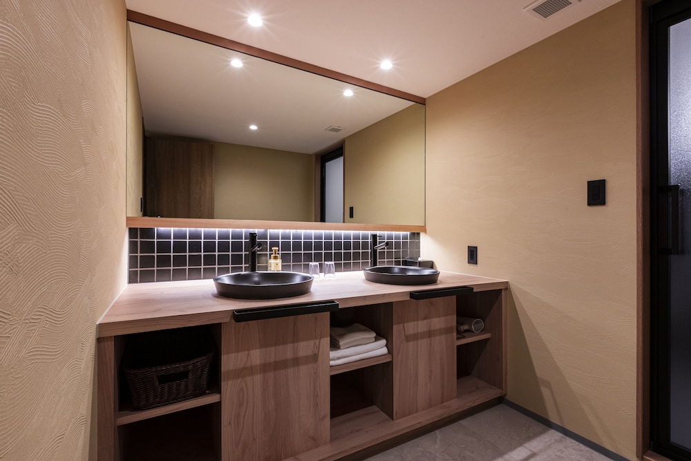 デラックス ツインルーム バスルーム1 | Rinn 祇園白川