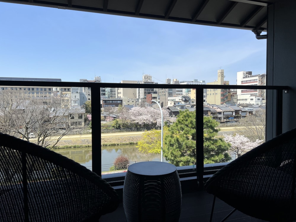 リバービューロイヤルスイート バルコニーからの眺望3 | Rinn 祇園白川