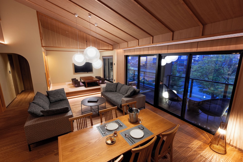 リバービューロイヤルスイート 客室14 | Rinn 祇園白川