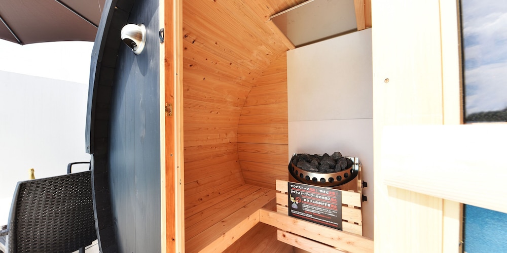 デラックス ヴィラ 2 ベッドルーム プライベートプール プールビュー 客室14 | プライベートプールヴィラもとぶ