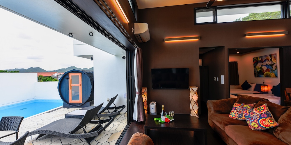 エグゼクティブ ヴィラ 3 ベッドルーム プライベートプール プールビュー 客室8 | プライベートプールヴィラもとぶ