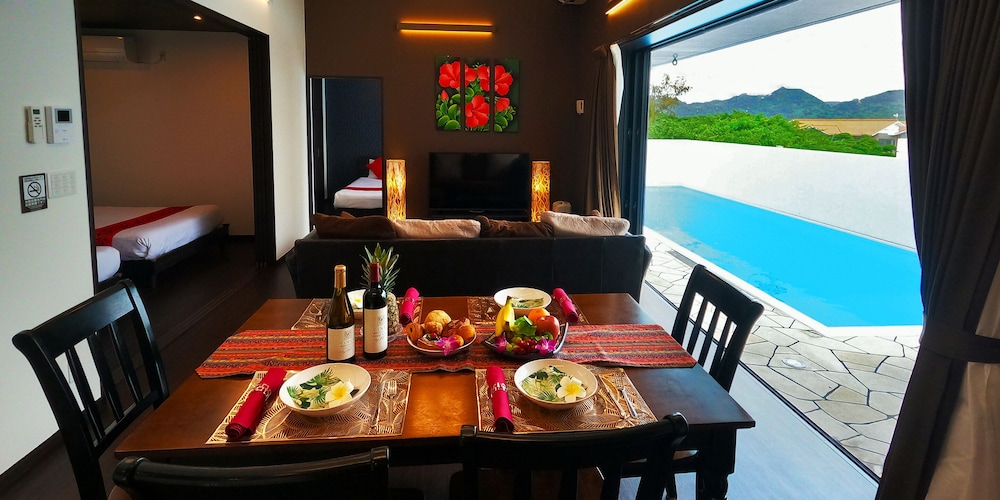 デラックス ヴィラ 2 ベッドルーム プライベートプール プールビュー 客室3 | プライベートプールヴィラもとぶ