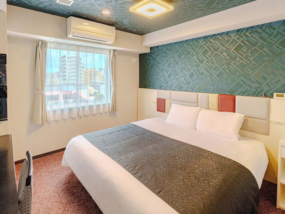 キングベッドルーム (2名利用) 禁煙 | アパホテル〈那覇空港若狭〉