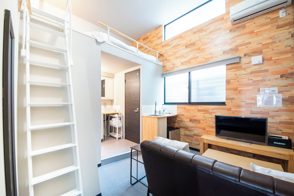 Double Room 101 with washing machine 客室25 | LOCO Minamiichi