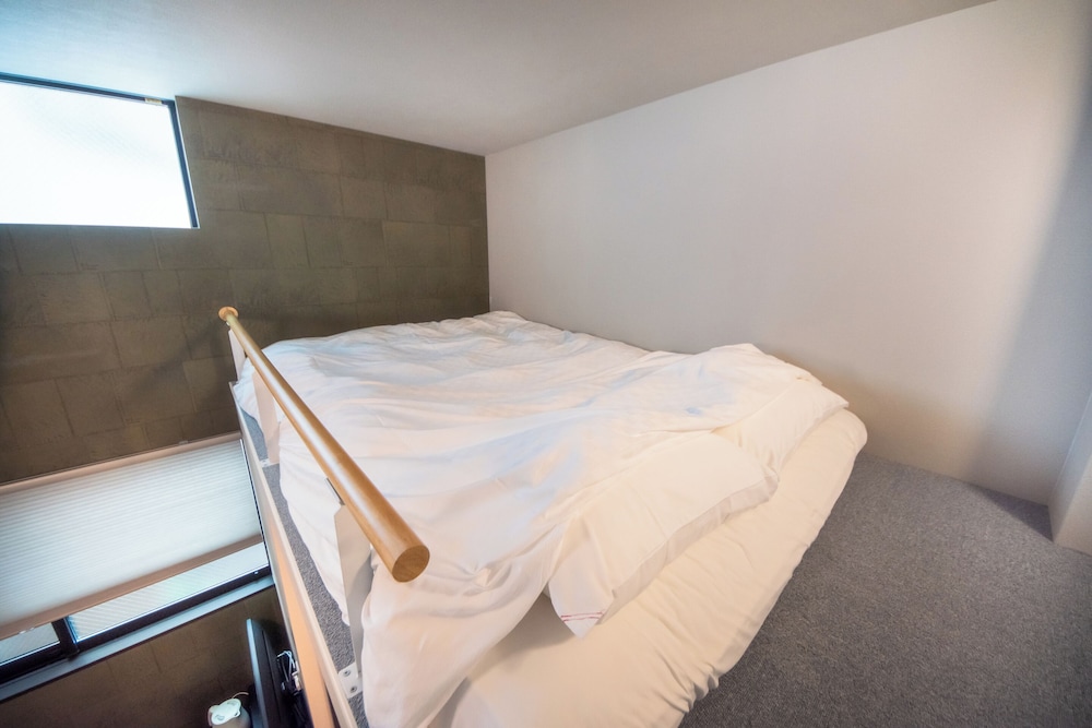Double Room 102 客室10 | LOCO Minamiichi