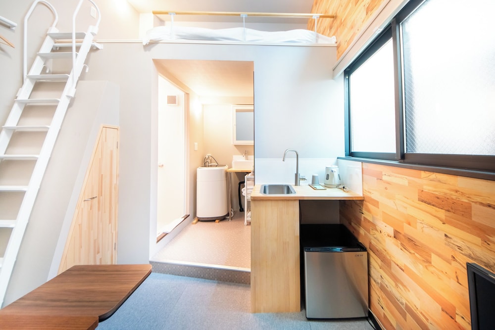 Double Room 101 with washing machine 客室21 | LOCO Minamiichi