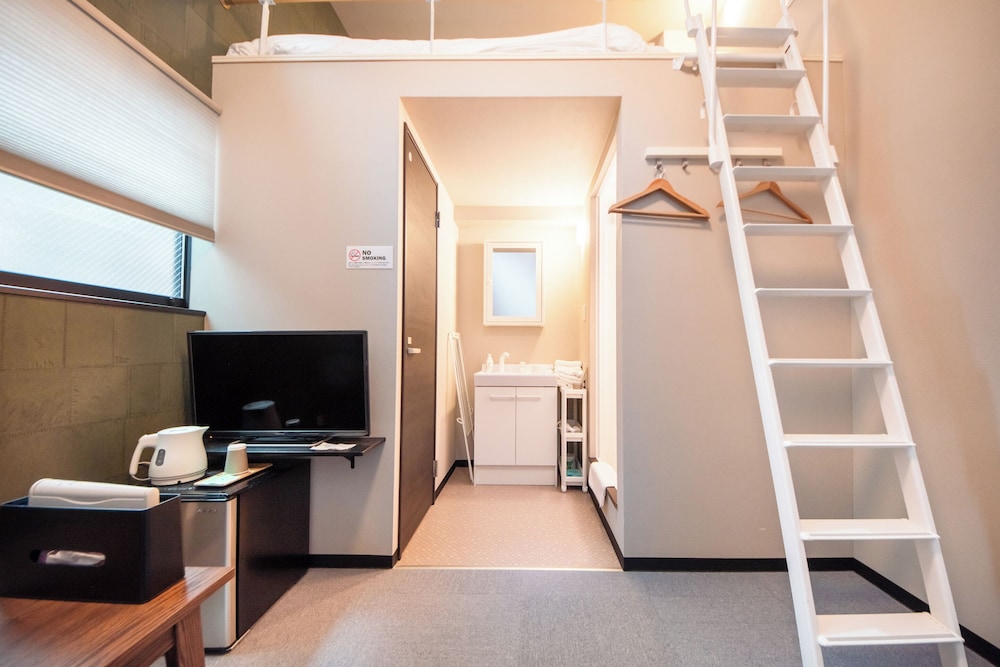 Double Room 102 客室2 | LOCO Minamiichi