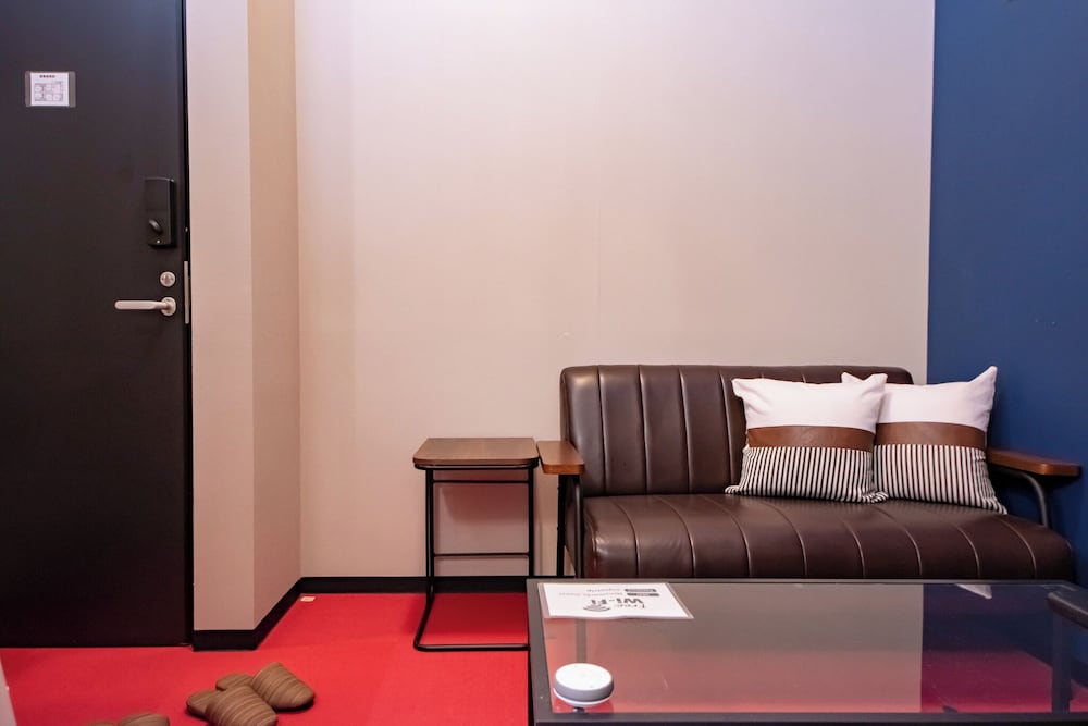 Double Room 104 客室1 | LOCO Minamiichi