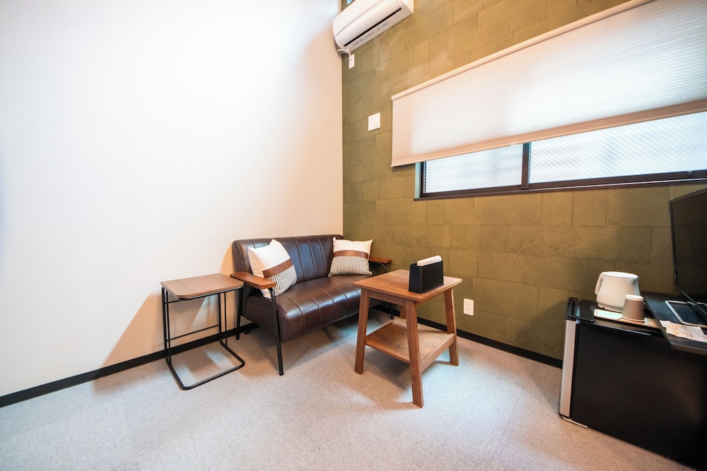 Double Room 102 客室4 | LOCO Minamiichi