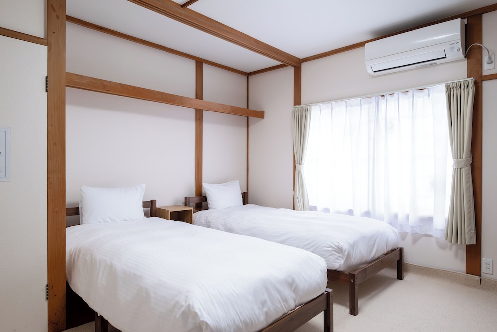 客室1 | 富良野スキーハウス